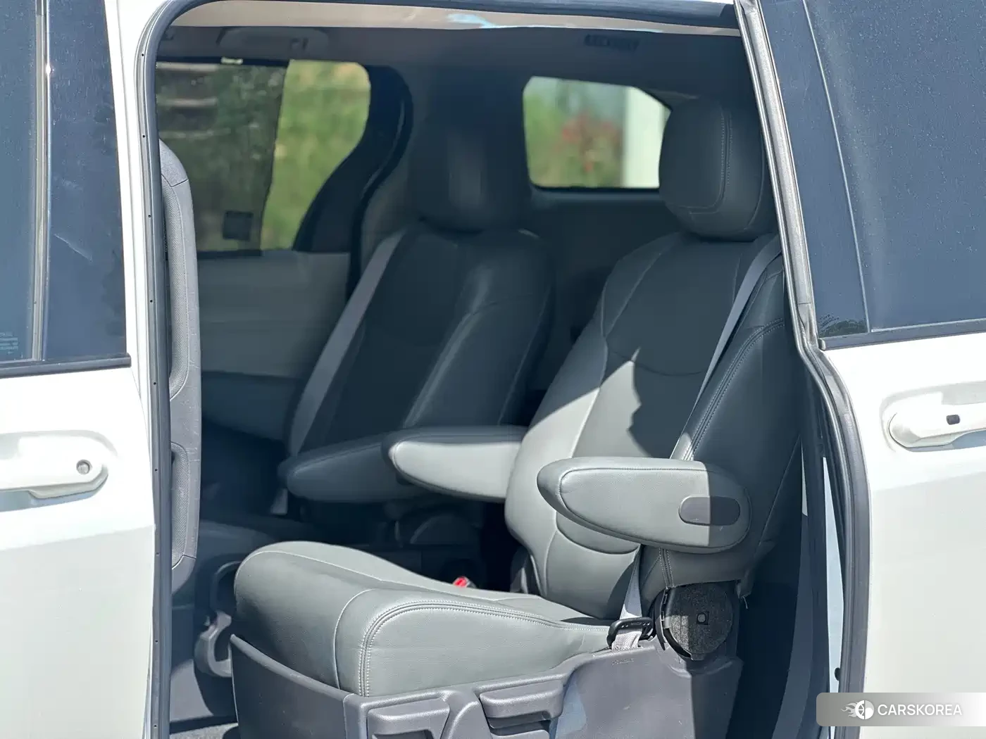 Toyota Sienna 2024 Белый из Китая, фото 3