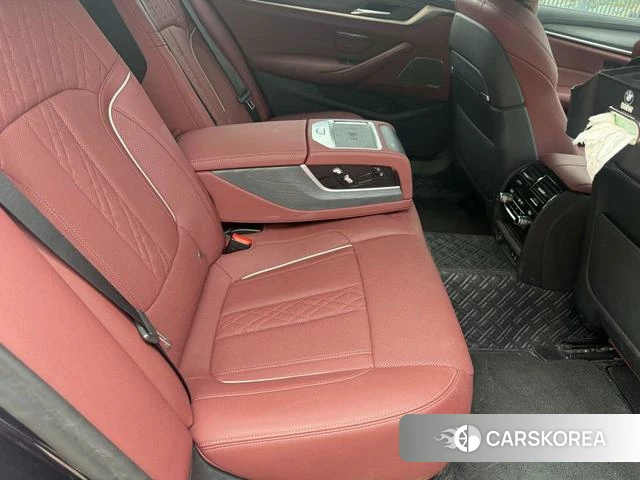 BMW 5 series 2023 Черный из Китая, фото 3