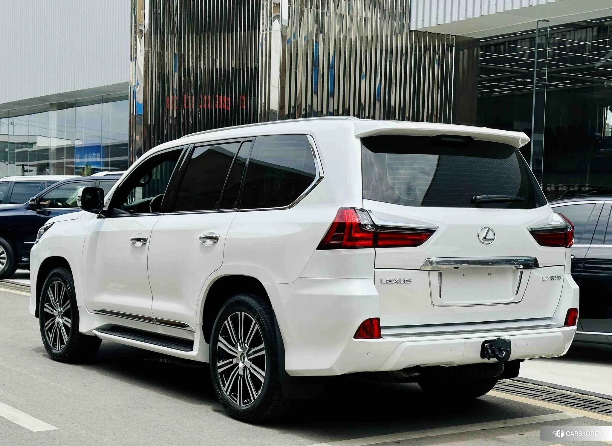 Lexus LX id 4510469 из Китая 8