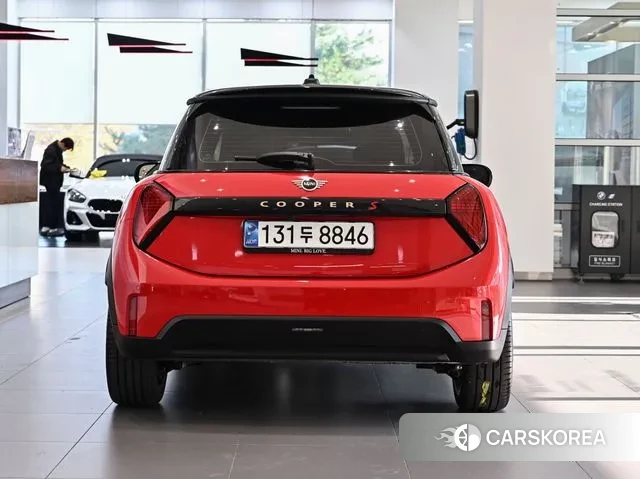 Mini Cooper S 4th Generation 2025 Красный из Кореи, фото 3