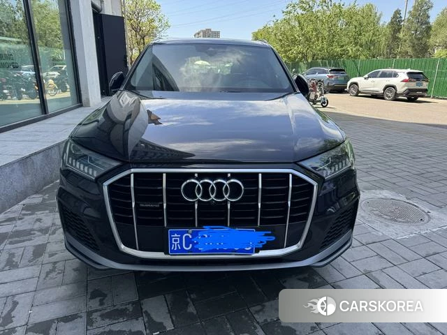 Audi Q7 2021 Черный из Китая, фото 3
