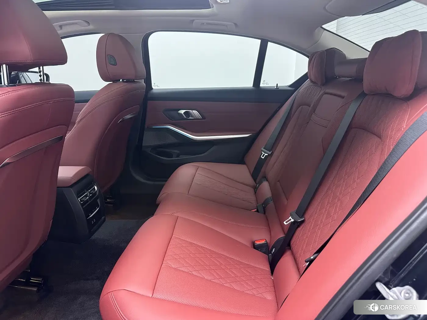 BMW 3 series 2023 Черный из Китая, фото 3
