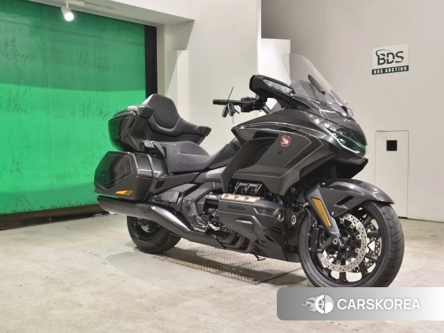 Honda GL1800 TOUR 2026 из Японии