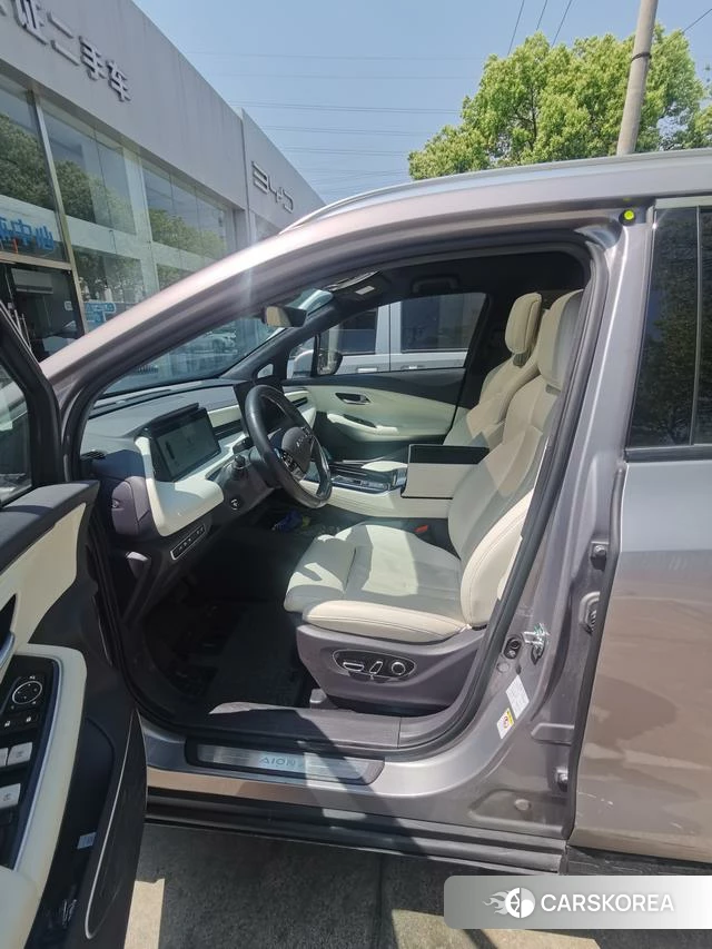 Aian AION LX 2023 Серебристо-серый из Китая, фото 4