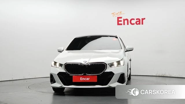 BMW 5 Series (G60) id 4279681 из Кореи 23