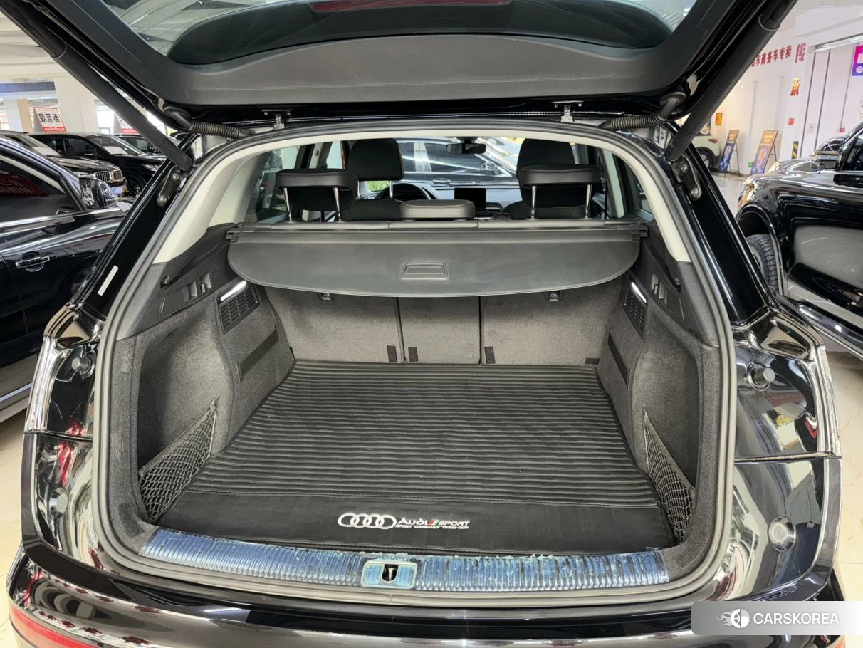 Audi Q5L 2020 Черный из Китая, фото 3