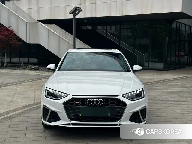 Audi A4L 2022 Белый из Китая, фото 3