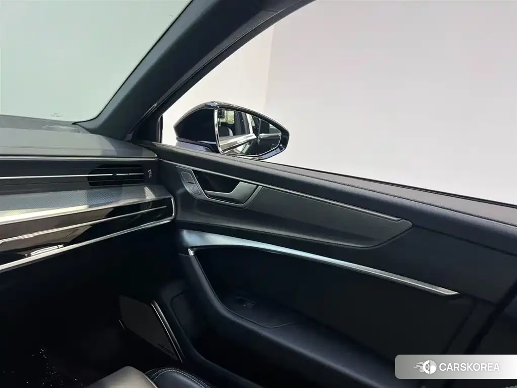 Audi A6L id 4577413 из Китая 14