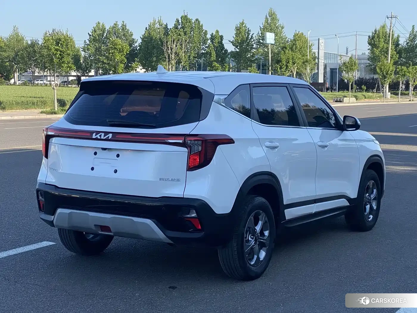 Kia Seltos 2023 Белый из Китая, фото 5