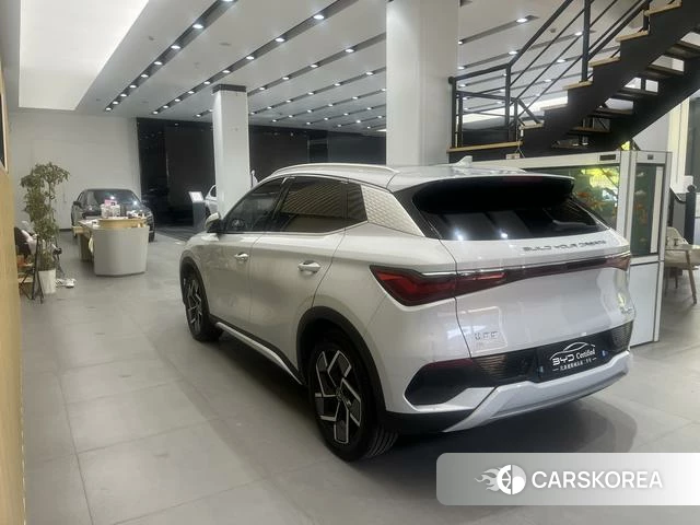 BYD Yuan PLUS 2024 Серебристо-серый из Китая, фото 3