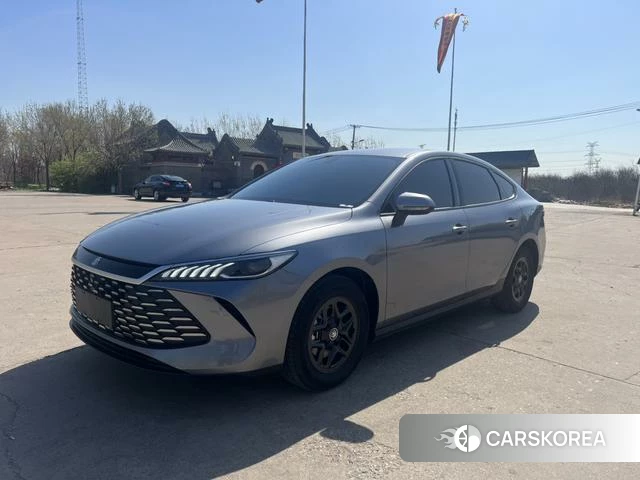 BYD Qin PLUS DM 2025 Темно-серый из Китая, фото 3