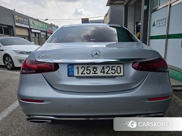Mercedes-Benz E-Class W213 2022 Серебряный из Кореи, фото 4