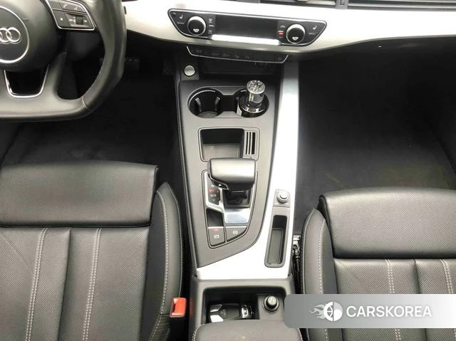 Audi A4L id 4300998 из Китая 16