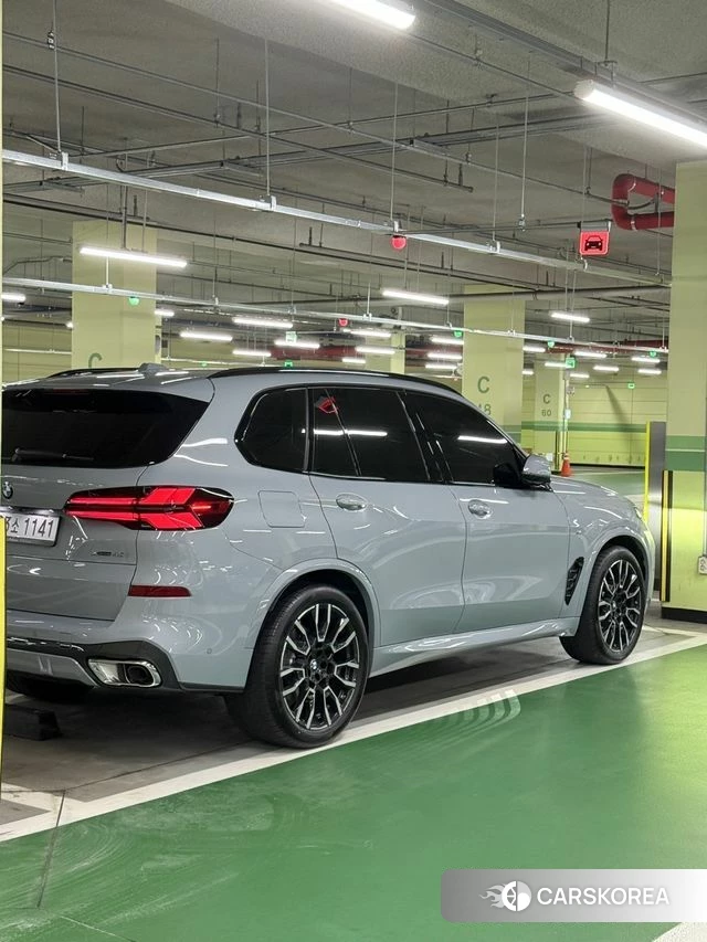 BMW X5 (G05) 2025 Светло-серебряный цвет из Кореи, фото 3