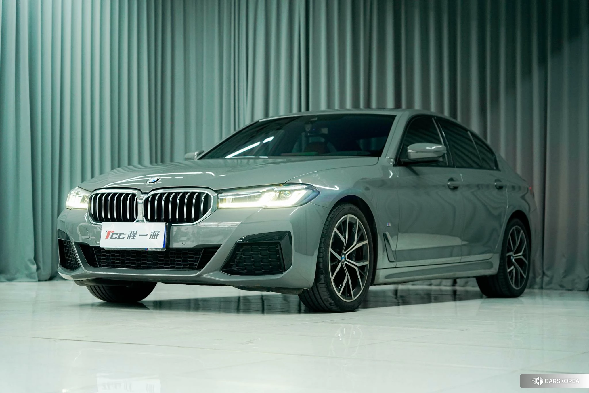 BMW 5 series (imported) 2021 Темно-серый из Китая, фото 3