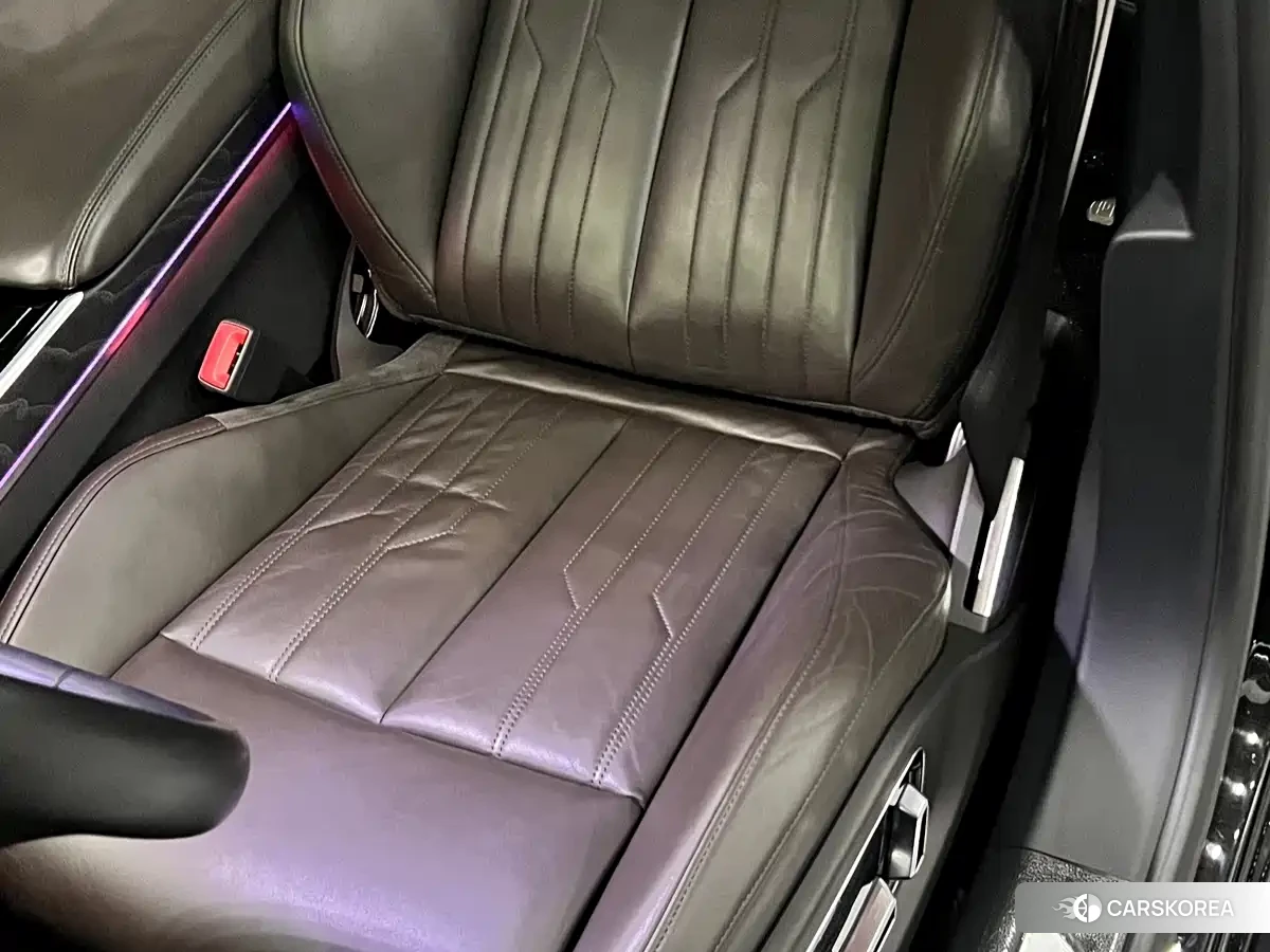 Audi A8 id 4679914 из Китая 16