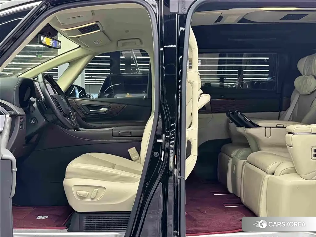 Toyota Elfa id 4622439 из Китая 17