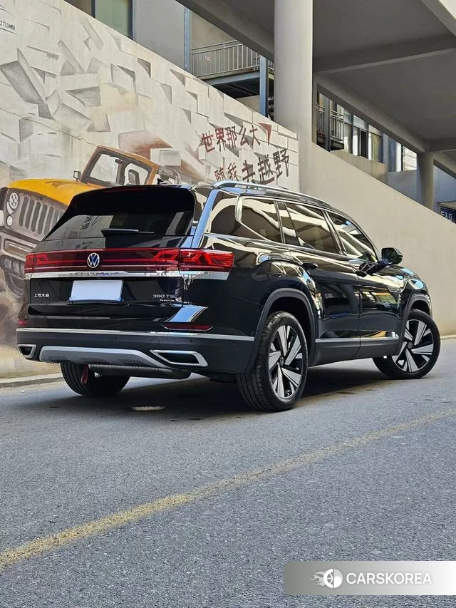 Volkswagen Tourang 2024 Черный из Китая, фото 3