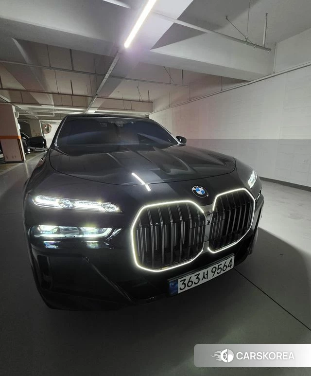 BMW 7 Series (G70) 2025 Черный из Кореи, фото 5