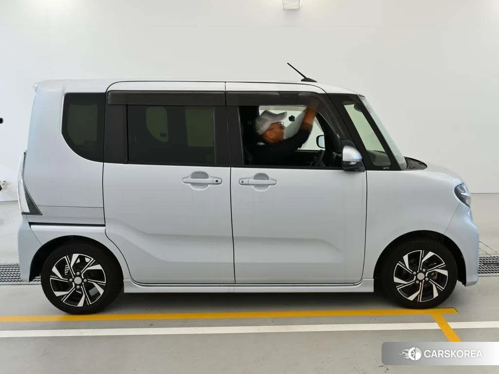 Daihatsu Tanto 2021 из Японии, фото 3