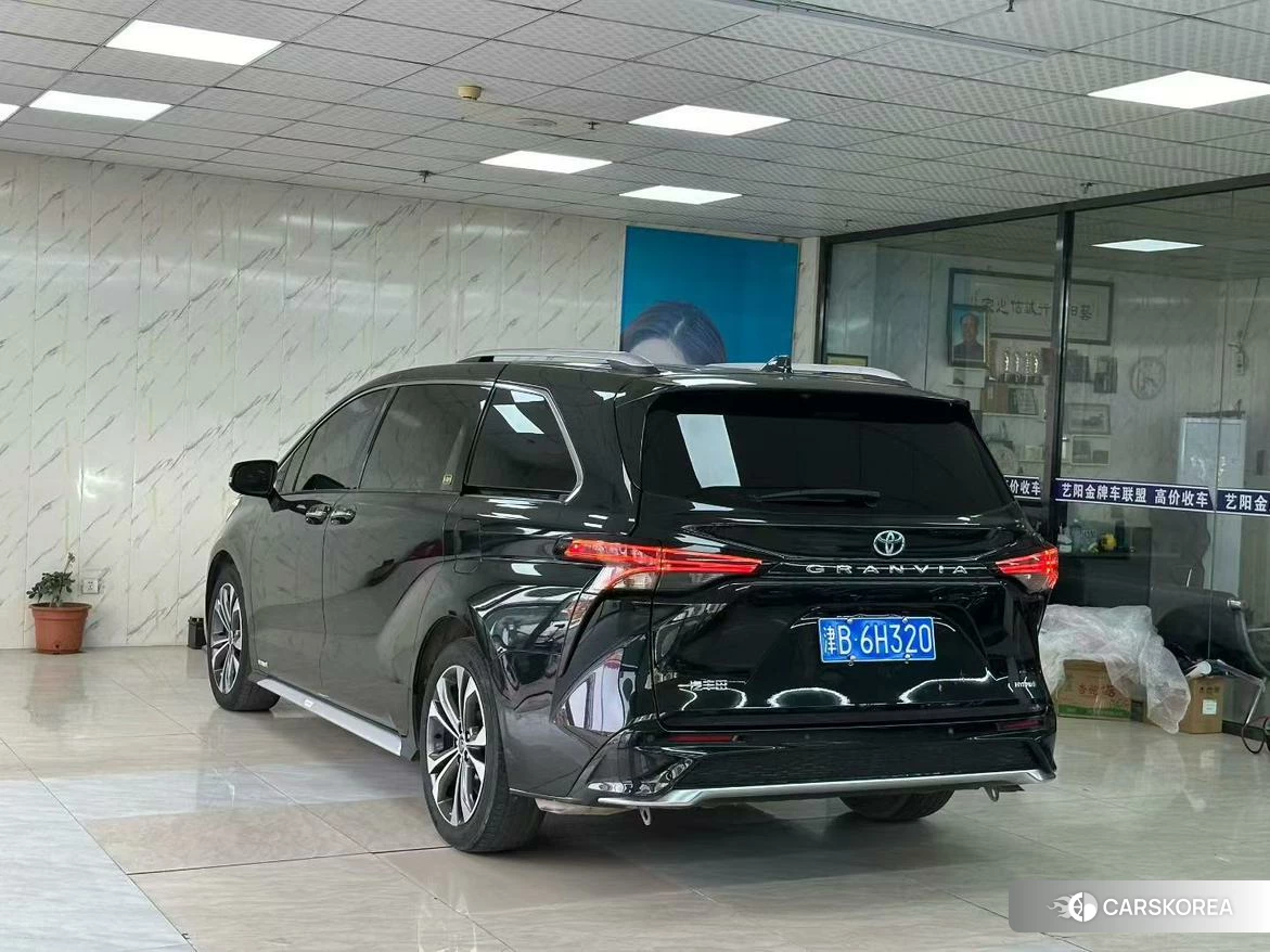 Toyota Grevia 2022 Черный из Китая, фото 3