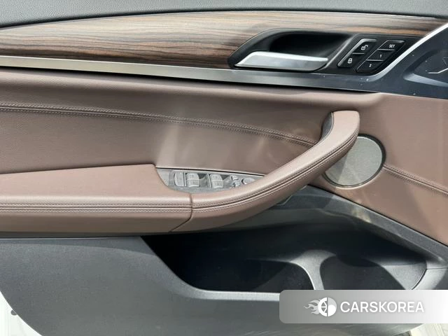 BMW X3 id 4336317 из Китая 13