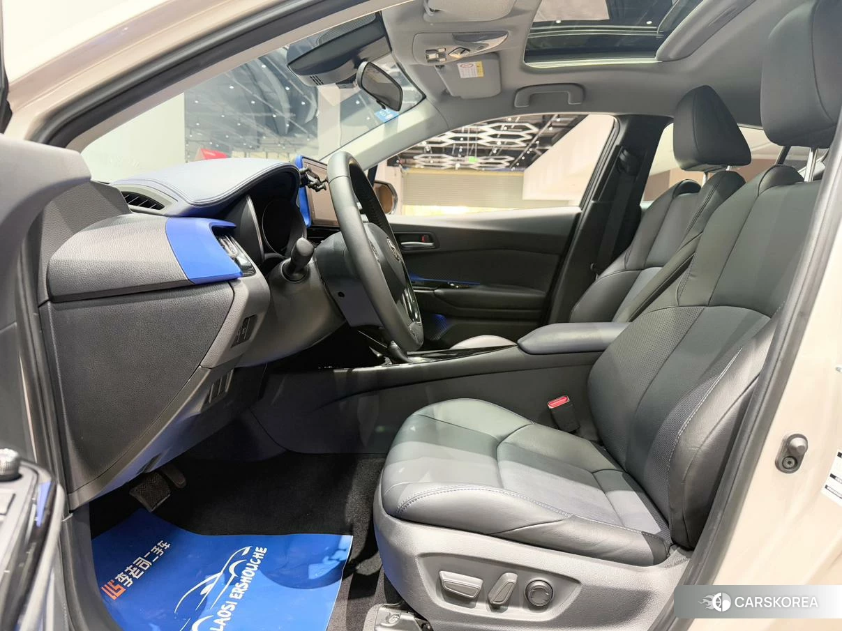 Toyota C-HR id 4454740 из Китая 23
