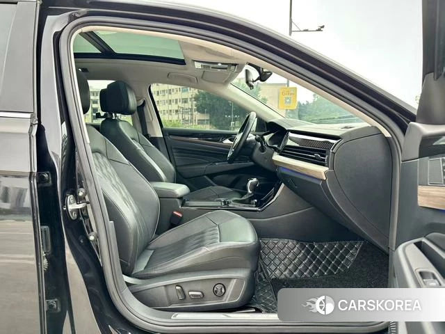 Volkswagen Passat PHEV id 4221893 из Китая 13
