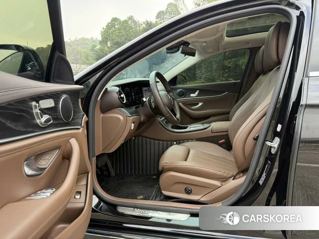 Mercedes-Benz E-class 2023 Черный из Китая, фото 5