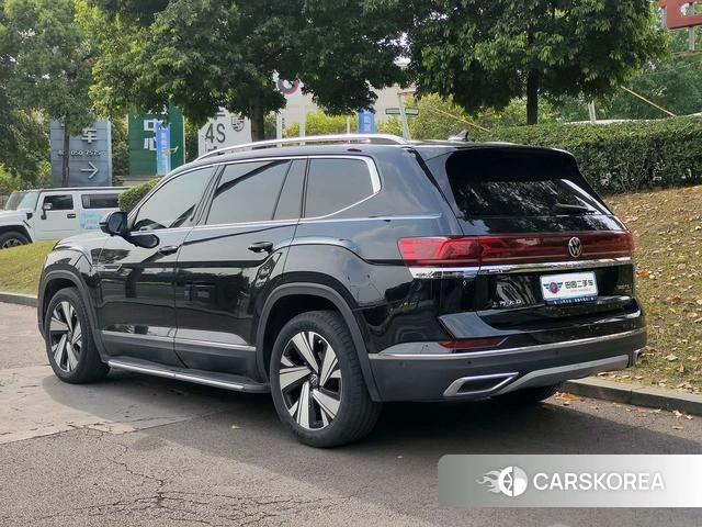 Volkswagen Tourang 2022 Черный из Китая, фото 3
