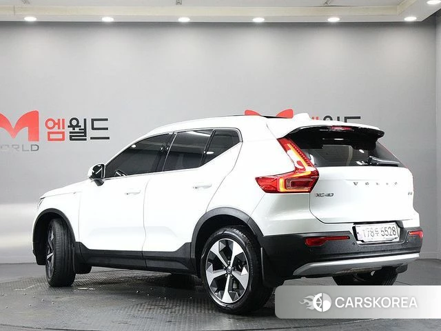 Volvo XC40 2023 Белый из Кореи, фото 3