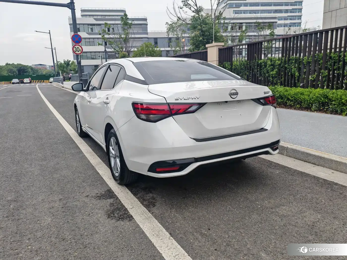 Nissan Xuan Yi 2026 Белый из Китая, фото 3