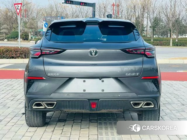 Chang'an UNI-T 2022 Темно-серый из Китая, фото 3