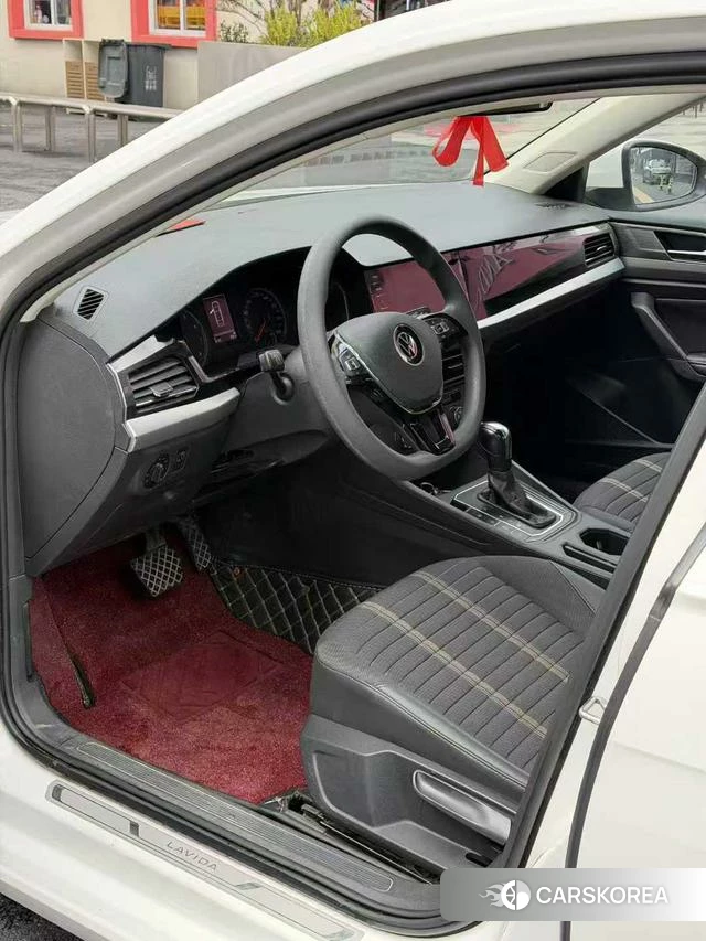 Volkswagen Lavida 2021 Белый из Китая, фото 3