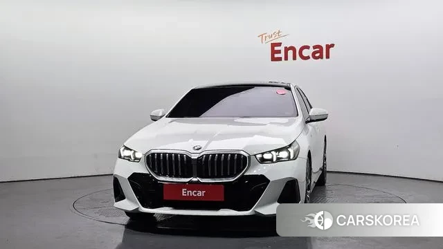 BMW 5 Series (G60) id 3517810 из Кореи 13