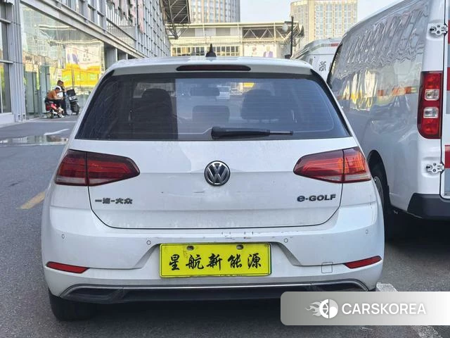 Volkswagen Golf*pure electricity 2021 Белый из Китая, фото 3