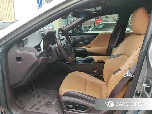Lexus ES 2021 Серебристо-серый из Китая, фото 6