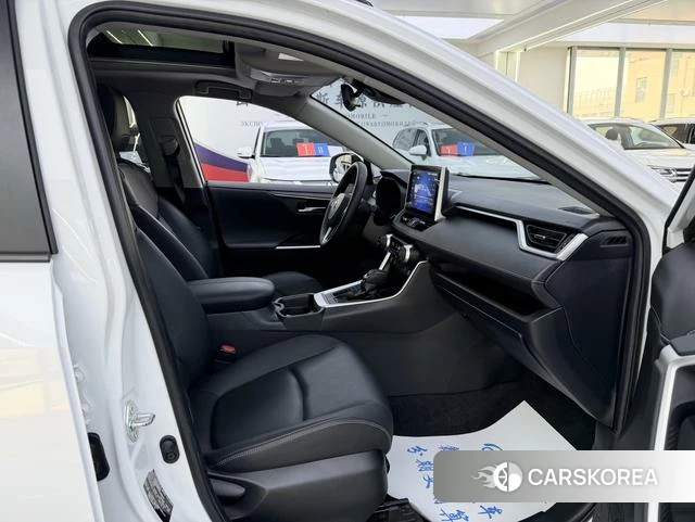 Toyota RAV4 Rongfang 2023 Белый из Китая, фото 5