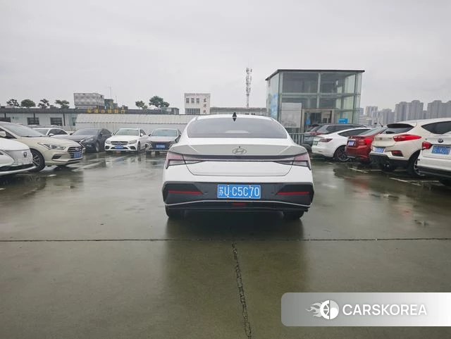 Hyundai Elantra 2024 Белый из Китая, фото 3