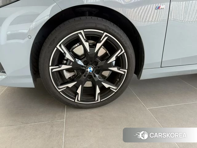 BMW 2 series id 3890716 из Китая 2