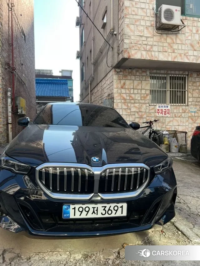 BMW 5 Series (G60) 2025 Черный из Кореи, фото 3