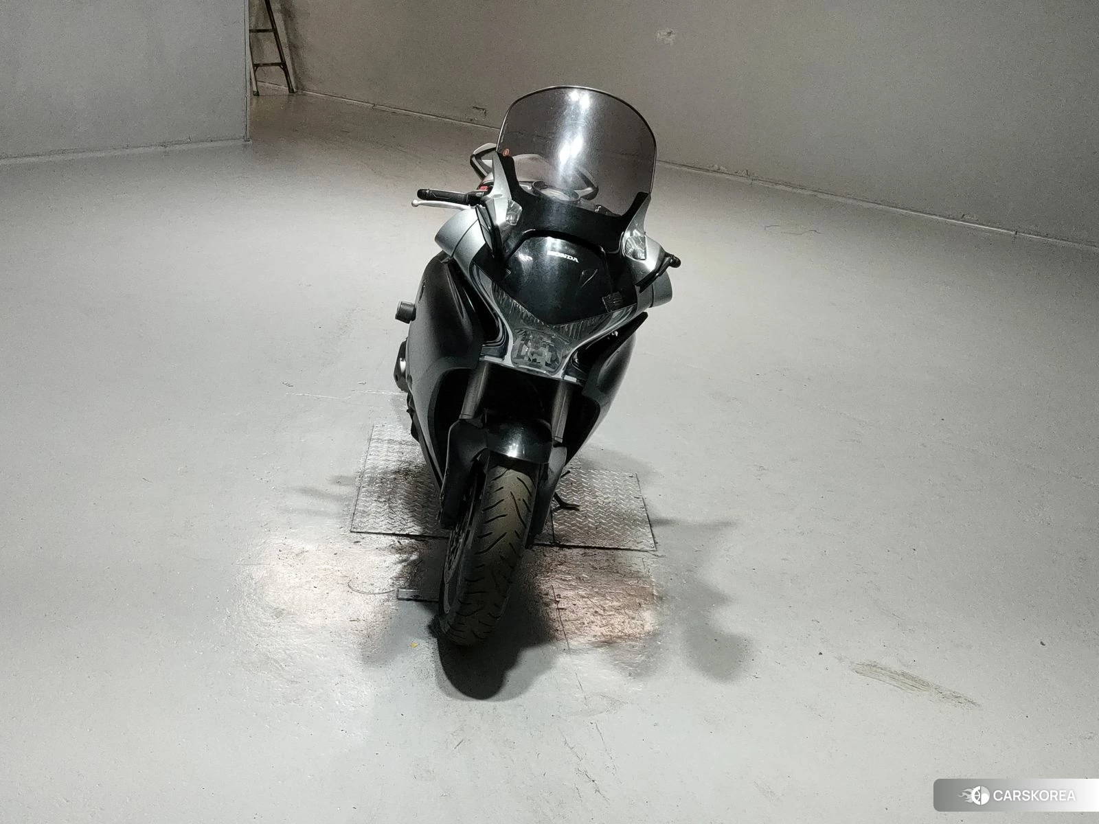 Проданный Honda VFR1200F DCT 2011 из Японии, фото 4