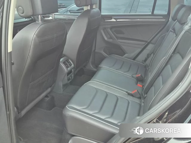 Volkswagen Tiguan second Generation 2024 Черный из Кореи, фото 3