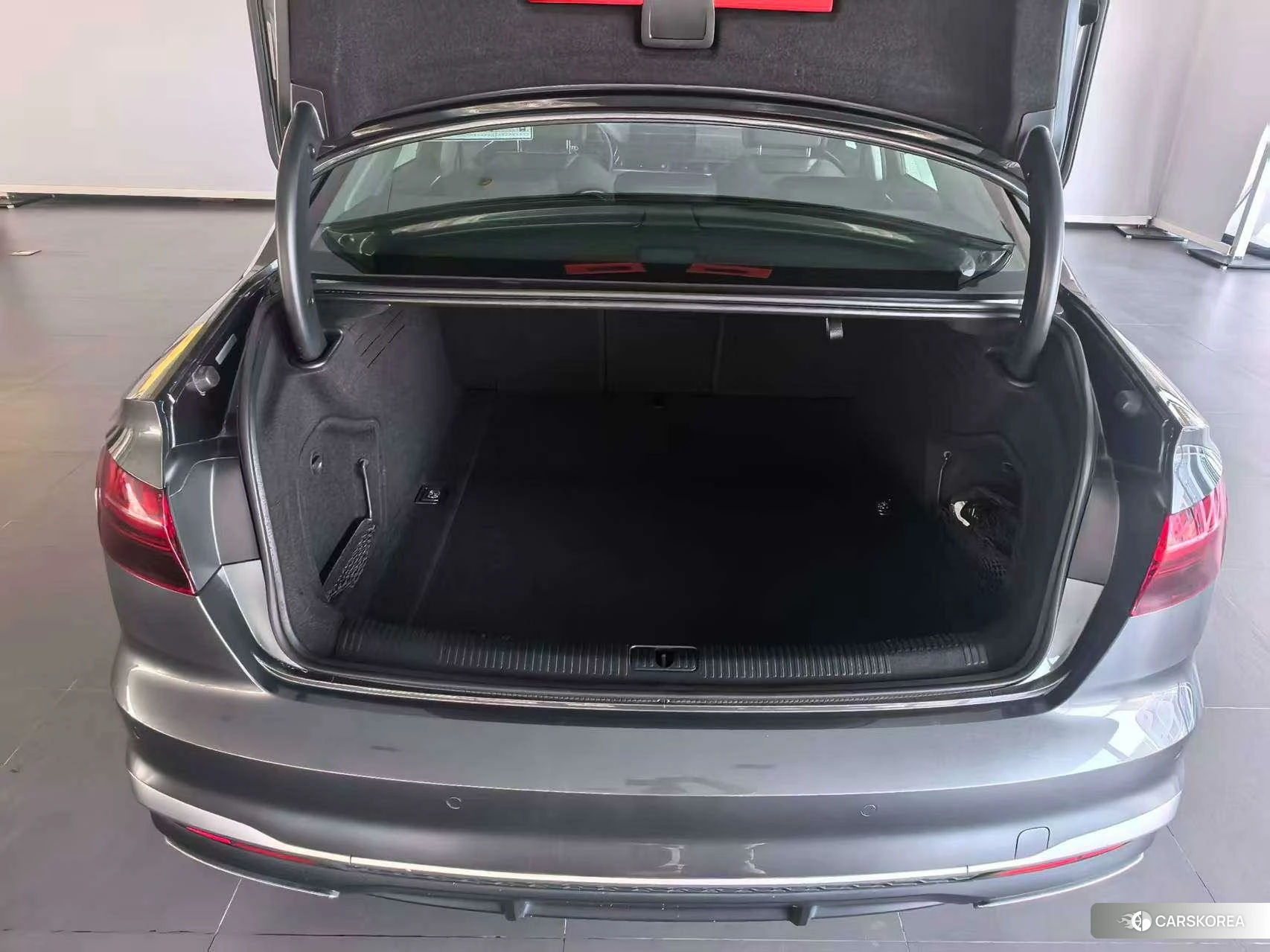 Audi A4L id 4454431 из Китая 8