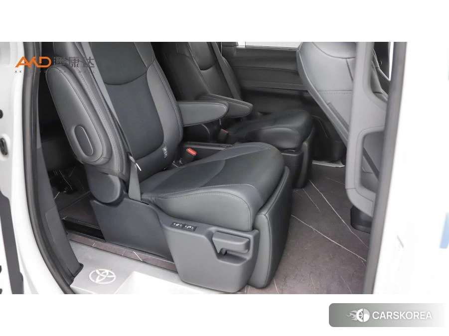 Toyota Sienna 2023 Белый из Китая, фото 4