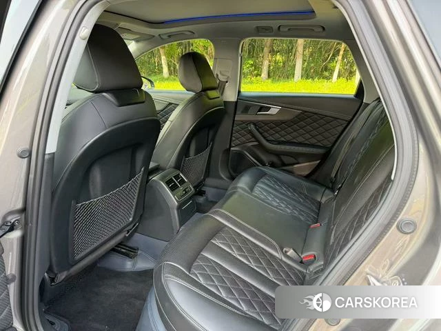 Audi A4 (import) 2021 Темно-серый из Китая, фото 3