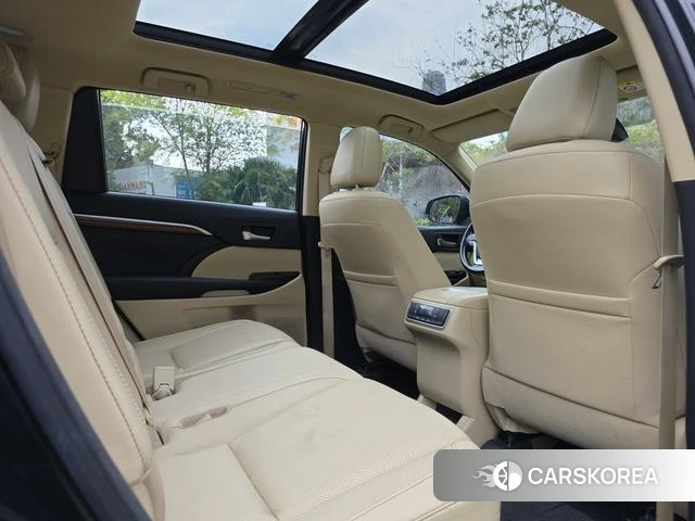Toyota Highlander id 3890767 из Китая 9