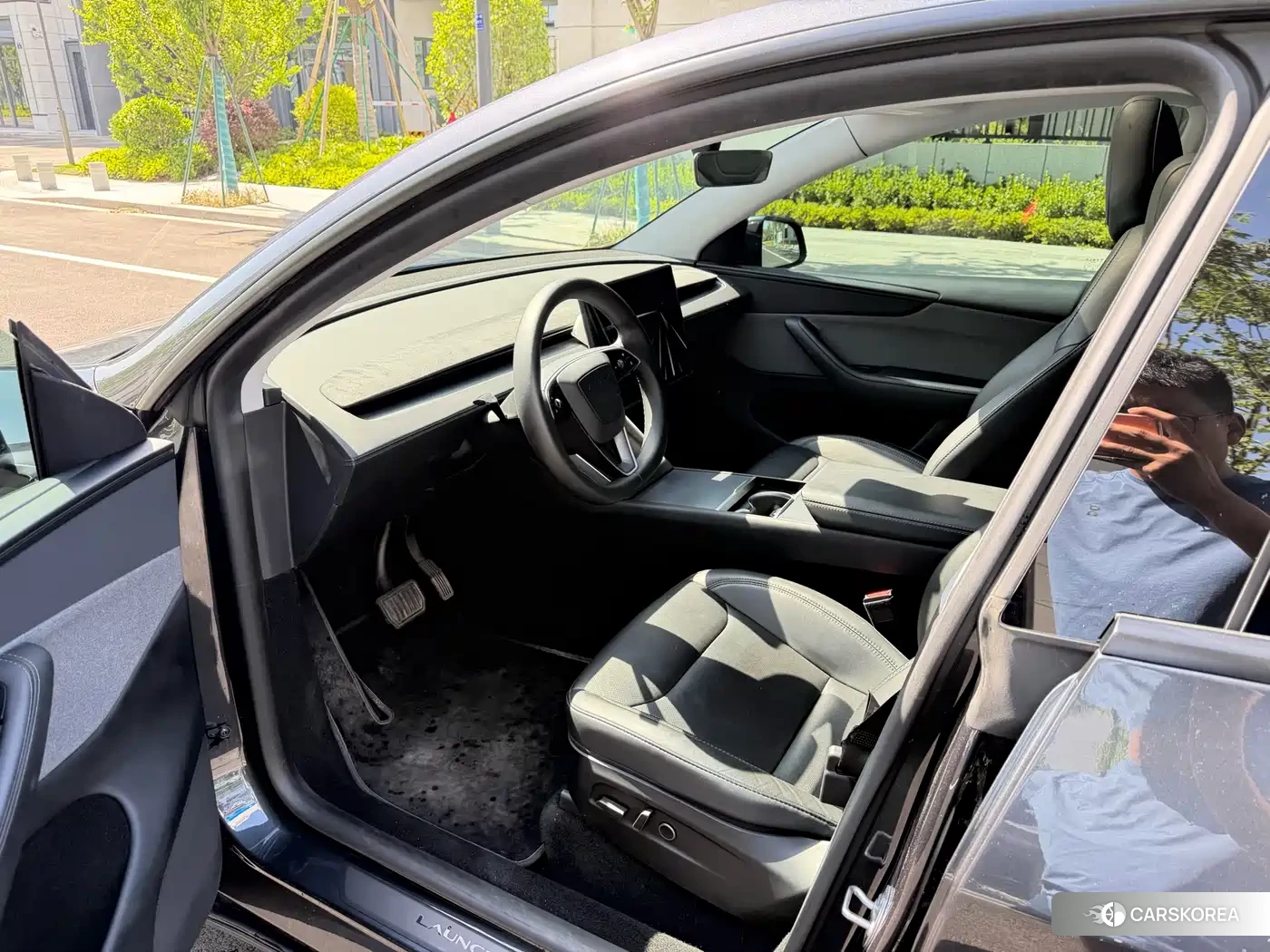 Tesla Model Y 2025 Silver/gray из Китая, фото 4