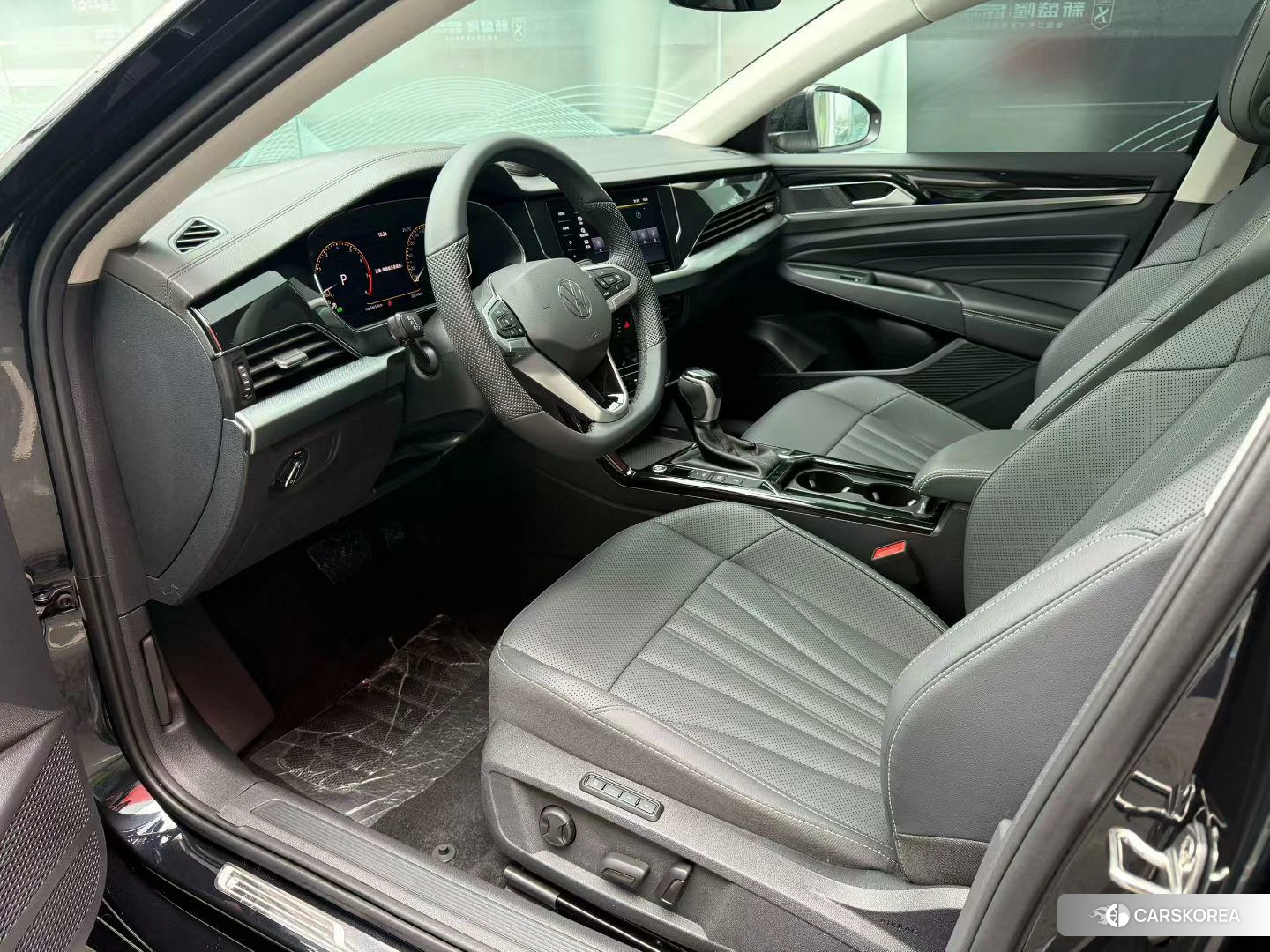 Volkswagen Passat 2024 Черный из Китая, фото 3