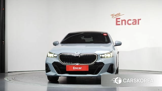 BMW 5 Series (G60) id 4291928 из Кореи 23